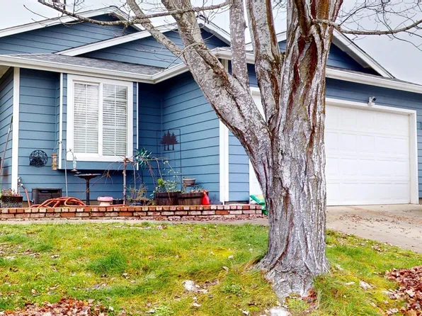 606 SW Larch Rd, Grants Pass, OR 97526