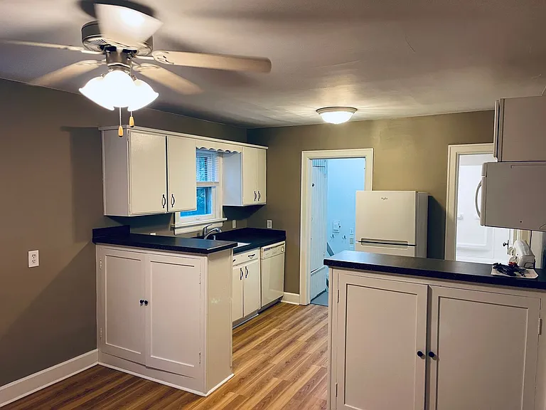 440 Lewis Ave — Photo 20