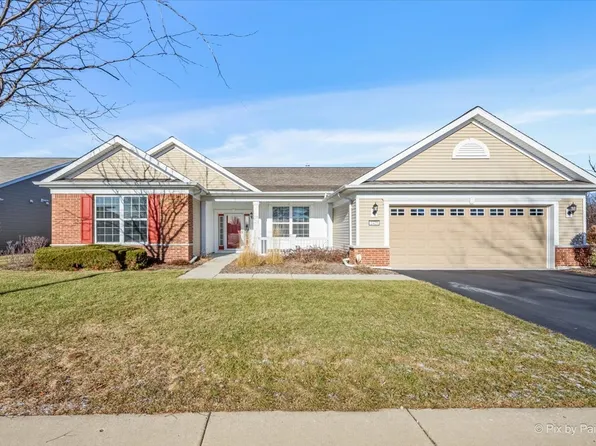 2425 Cape Cod Cir, Elgin, IL 60124