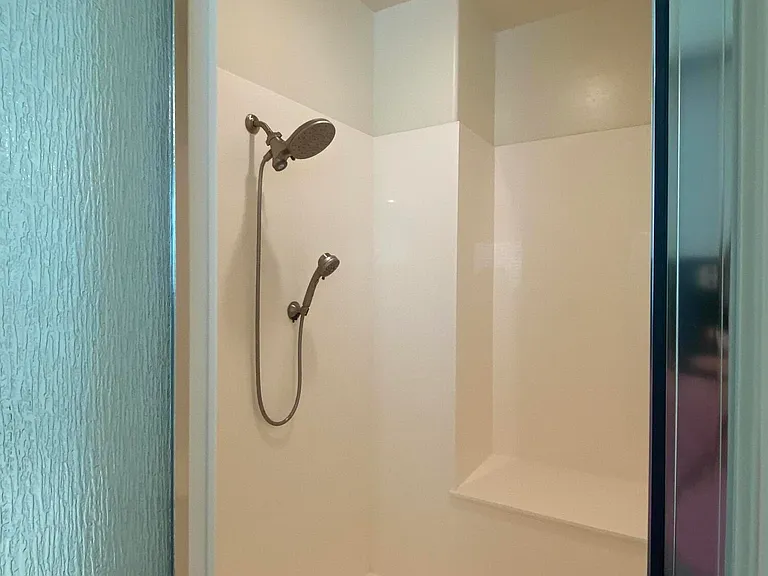 233 W Sandra Ter — Photo 14