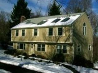 59 Ash St, Hopkinton, MA 01748