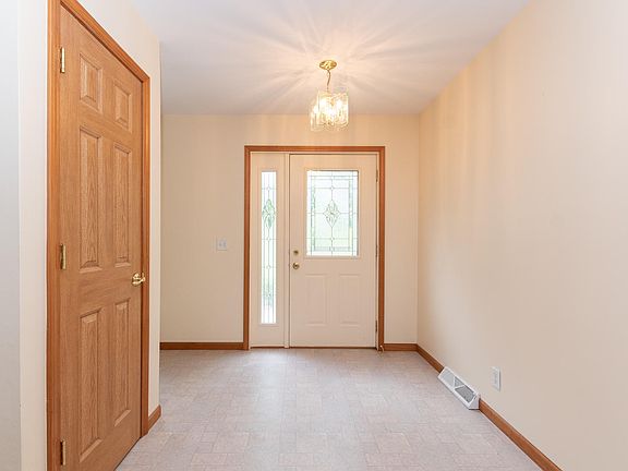 4th image of 7170 Davies Dr NE