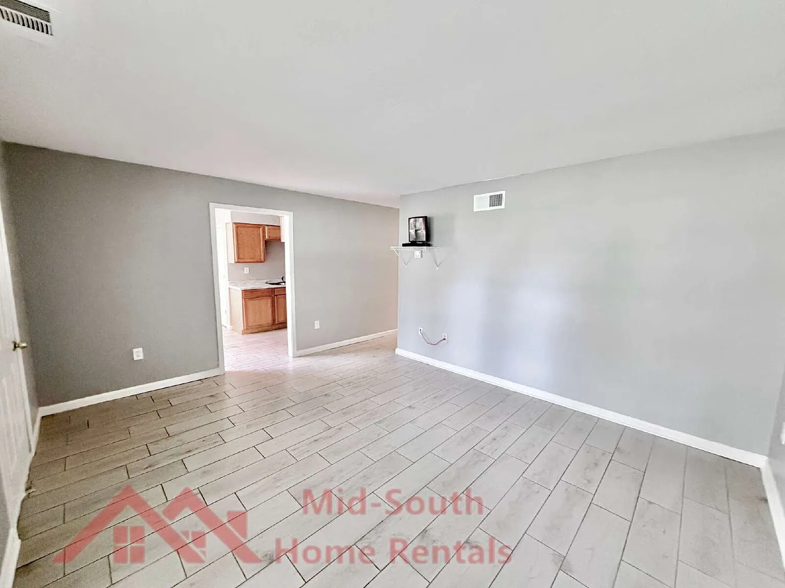 4 bed, 1.5 bath, 1137 sqft, $1,325 — Photo 3