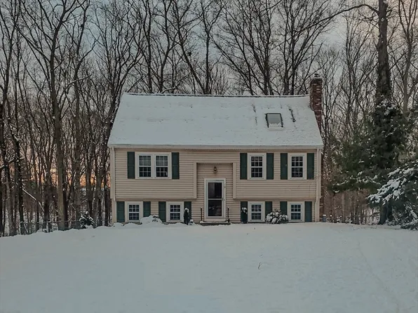 19 Amber Ln, Attleboro, MA 02703