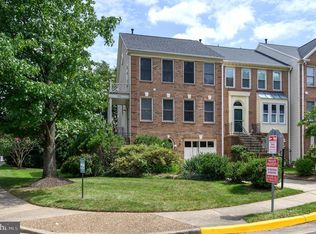 2001 Meadow Springs Dr, Vienna, VA 22182