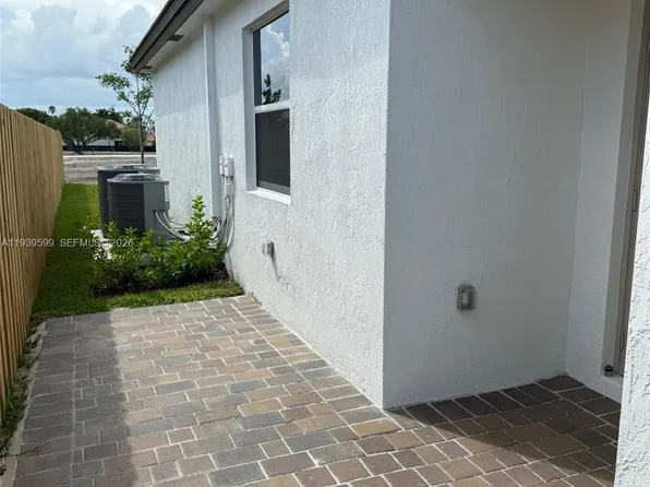 2832 SE 23rd Ave, Homestead, FL 33035