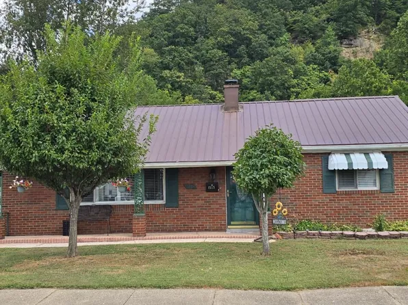 1513 Karin St, Ironton, OH 45638