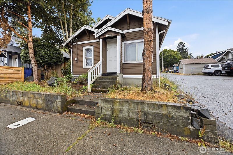 2nd image of 1210 S Union Avenue
