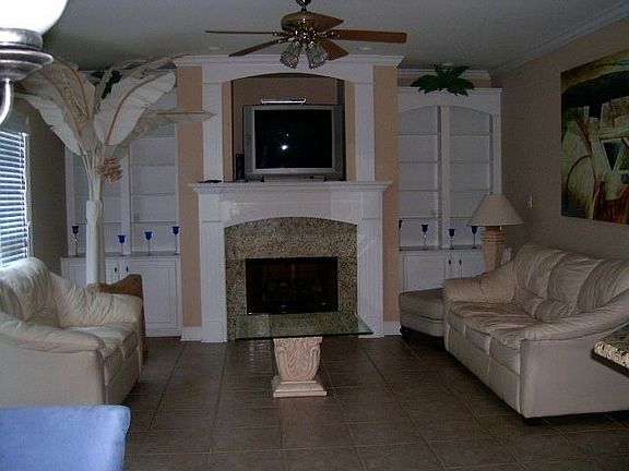 1016 Woodland Glen Dr, Cordova, TN 38018