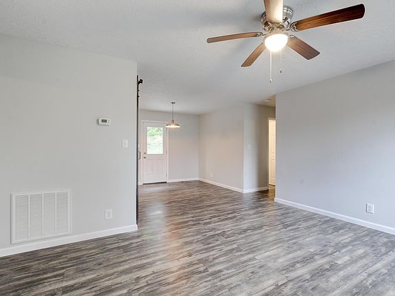 4th image of 673 Chesterfield Cir