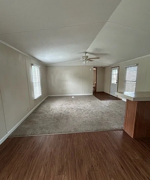 Stonewood Dr — Photo 3