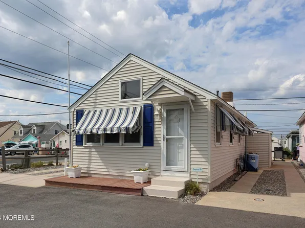 40 9th Lane, Seaside Park, NJ 08752