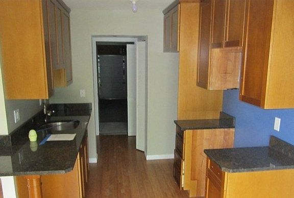4th image of 1042 Hampton Hbr #1042