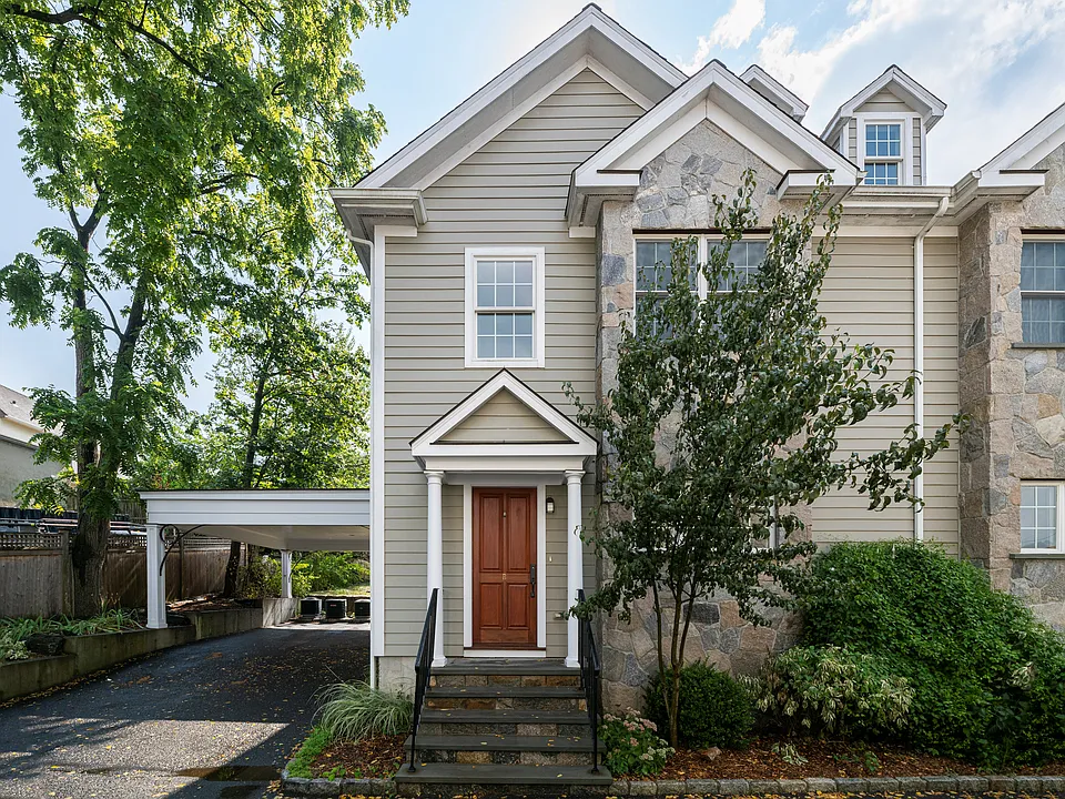 41 Harold St #B
