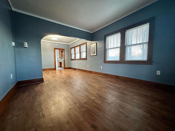 3rd image of 2735 Holdrege St