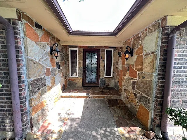 Building Photo - 1401 Fieldstone Ct E
