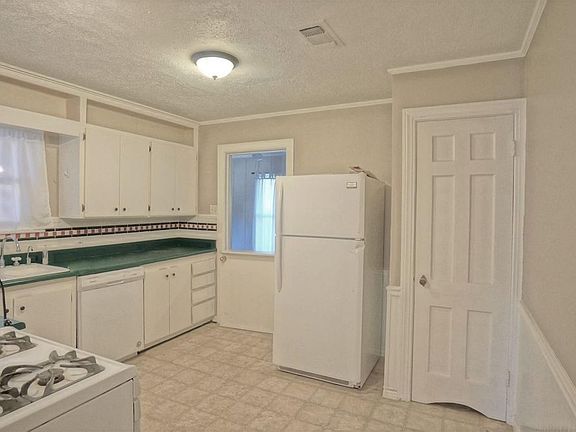4th image of 3567 Dryden Rd
