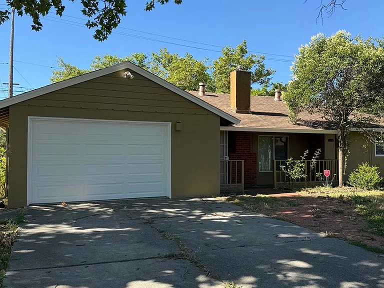 733 Utah St — Photo 1