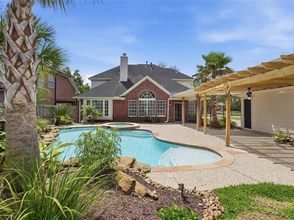 4415 Towering Oak Ct, Houston, TX 77059