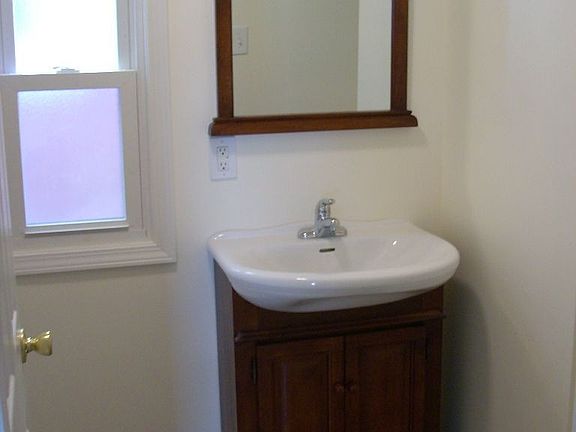 1st floor bath