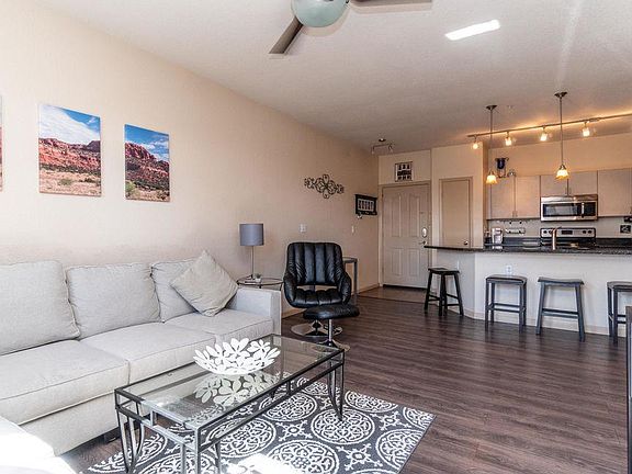 5th image of 5302 E Van Buren St Unit 3054