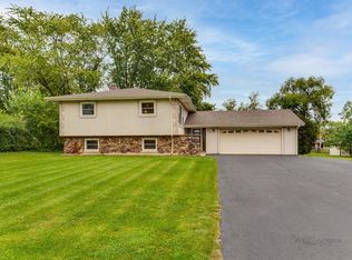6N271 Harvey Rd, Medinah, IL 60157