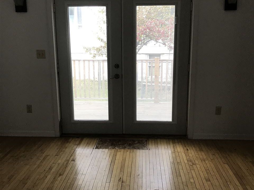 2nd image of 1119 10th Ave S