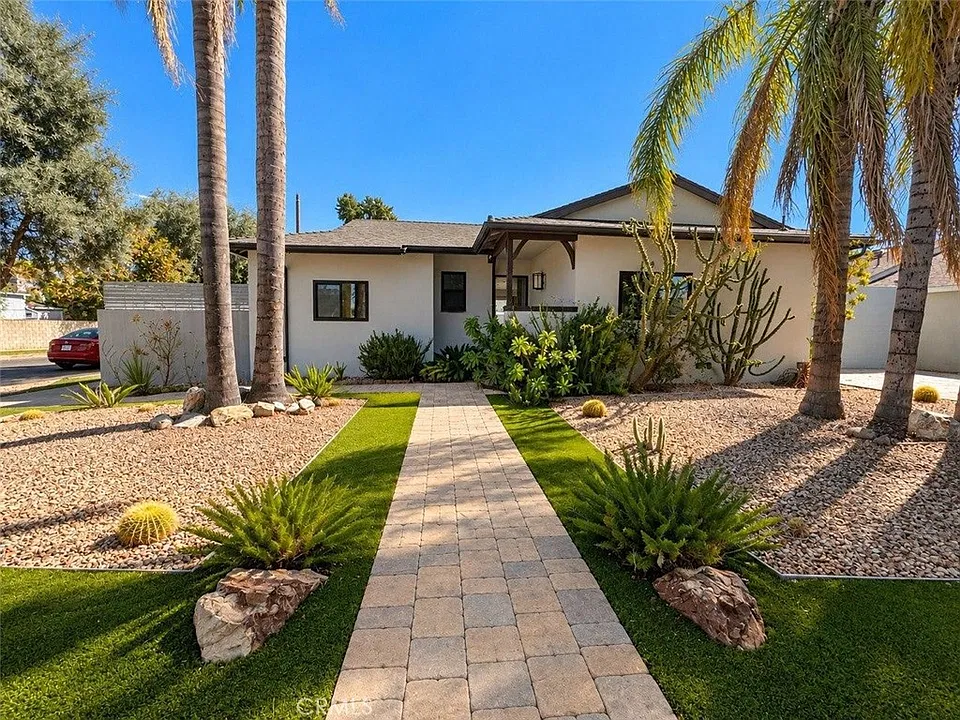 6952 Sylvia Ave