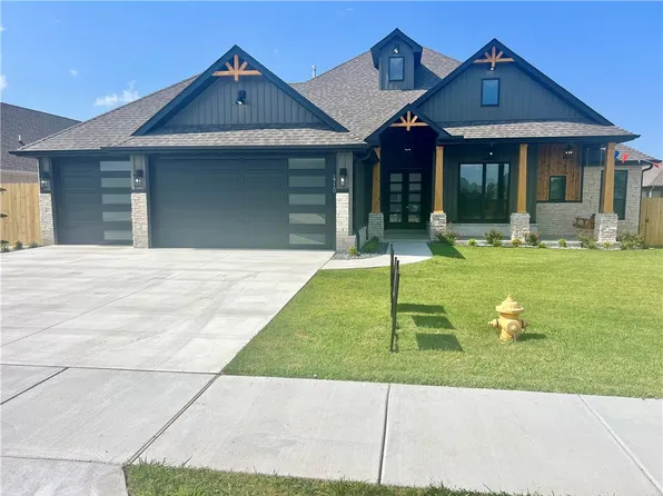 1710 Higgins St, Pea Ridge, AR 72751