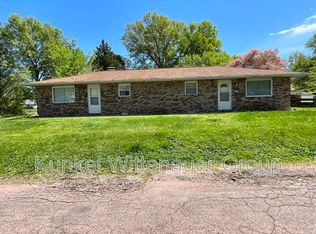 912 E Adams St #A, Belleville, IL 62220