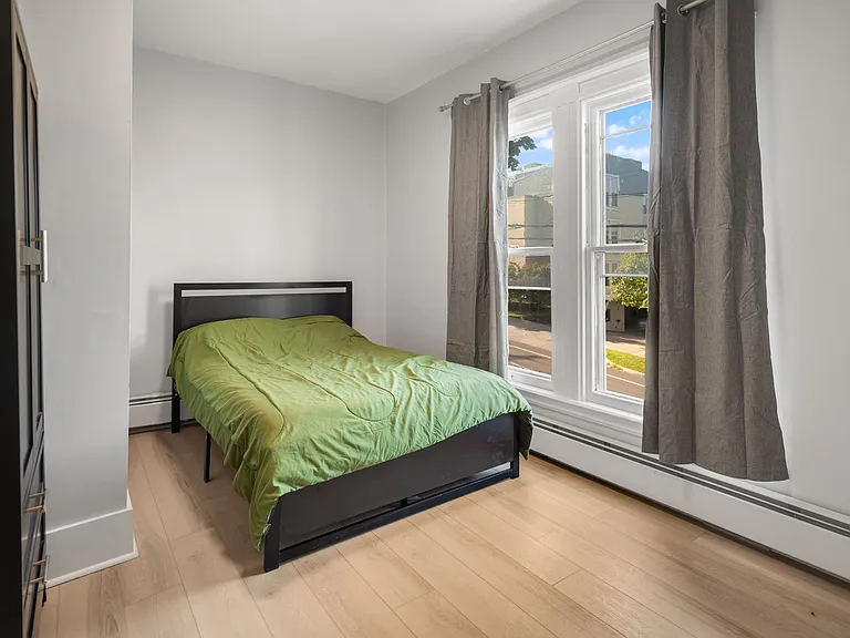 710 E State St — Photo 19