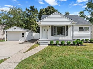 23256 Violet St, Farmington, MI 48336