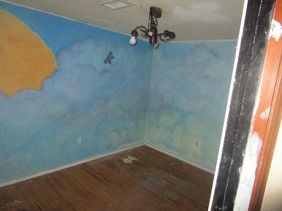 4th image of 25806 Poirrier Ln