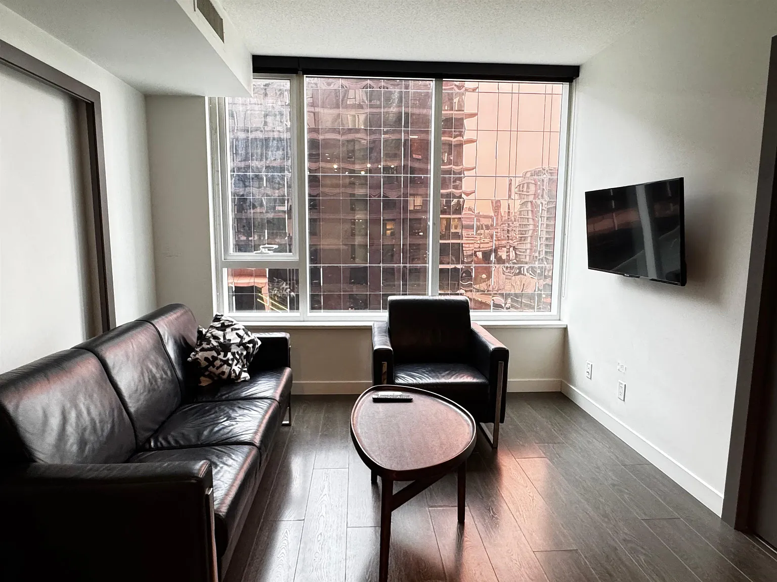 1 bed, 529 sqft, $3,200 — Photo 3