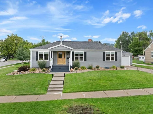 1044 N 7th St, Spearfish, SD 57783