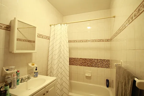 Rented by Grand & Co. | media 23