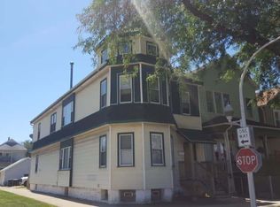 527 W 43rd Pl, Chicago, IL 60609