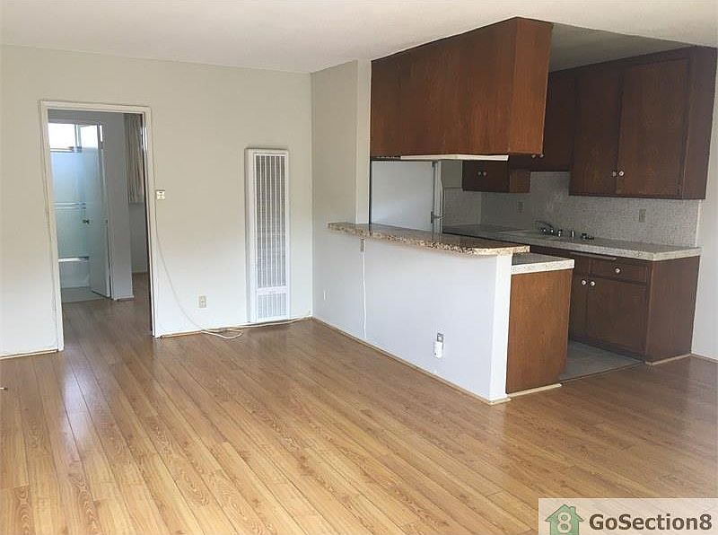 1st image of 5927 Gregory Ave APT 6