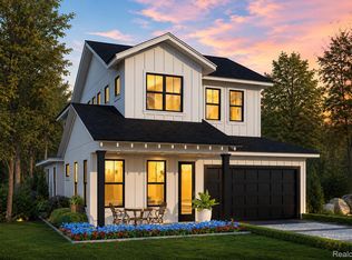556 Trombley Dr, Troy, MI 48083