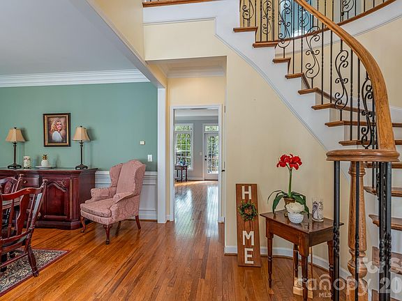 2nd image of 2172 Raven Dr