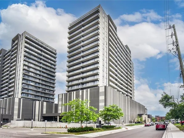 15 Glebe St #902, Cambridge, ON N1S 0B7