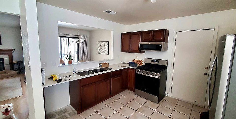 2nd image of 4543 Sunstone Way NE