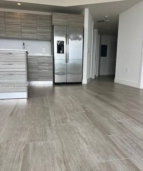 121 NE 34th St — Photo 2