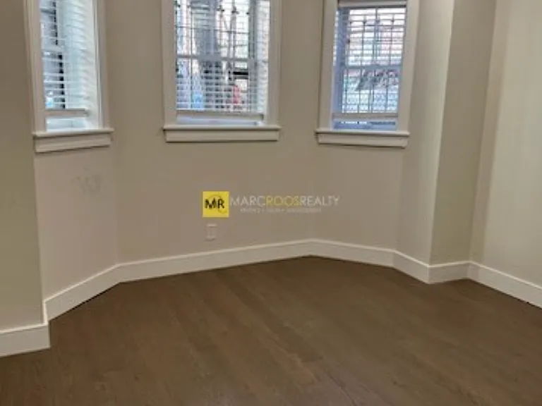 535 Newbury St — Photo 4
