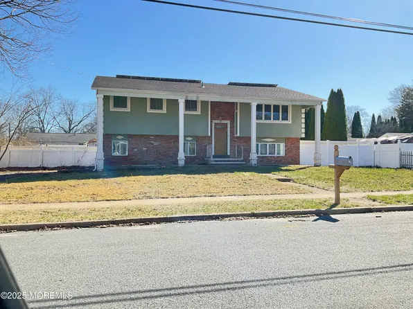 5 Colorado Drive, Jackson, NJ 08527