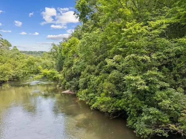 5 Riverfront Dr, Ellijay, GA 30536