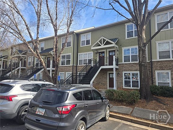 3rd image of 490 Barnett Shoals #205