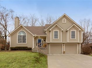 8211 N Harden Dr, Kansas City, MO 64151