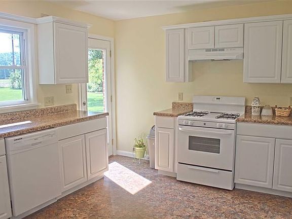 4th image of 4102 Campbell St