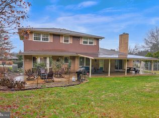 2320 Sutton Rd, York, PA 17403